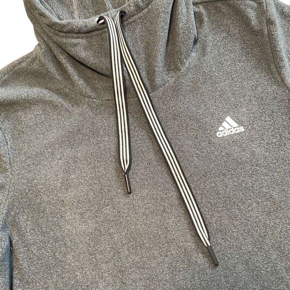 Adidas gray fleece pullover hoodie with roomy zip pockets size M - Picture 2 of 13